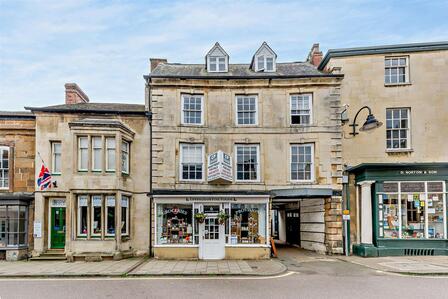 Printers Yard, 2 bedroom  Flat to rent, £1,000 pcm