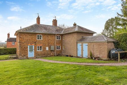 2 bedroom Semi Detached House to rent