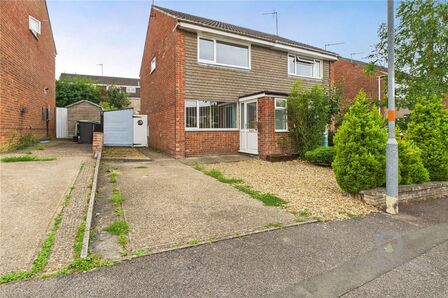 2 bedroom Semi Detached House to rent