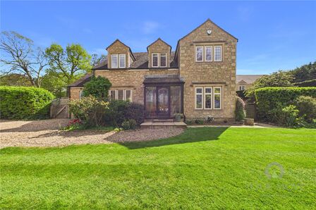 Mill Lane, 4 bedroom Detached House to rent, &pound;3,600 pcm