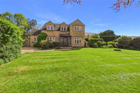 Mill Lane, 4 bedroom Detached House to rent, &pound;3,200 pcm