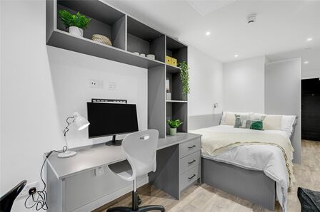 College Street, 1 bedroom Flat to rent, &pound;797 pcm