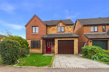 St. Christophers Drive, 3 bedroom Detached House to rent, &pound;1,650 pcm