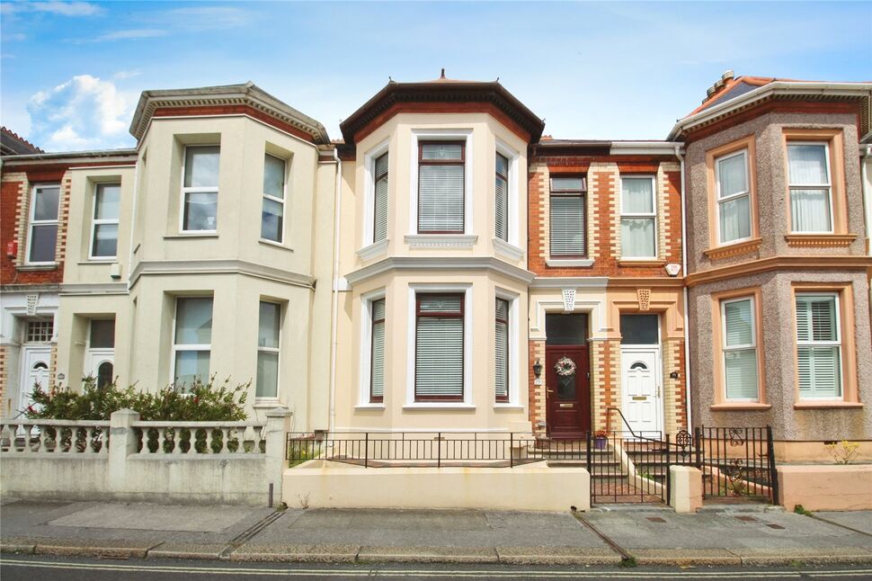 5 bedroom Mid Terrace House for sale