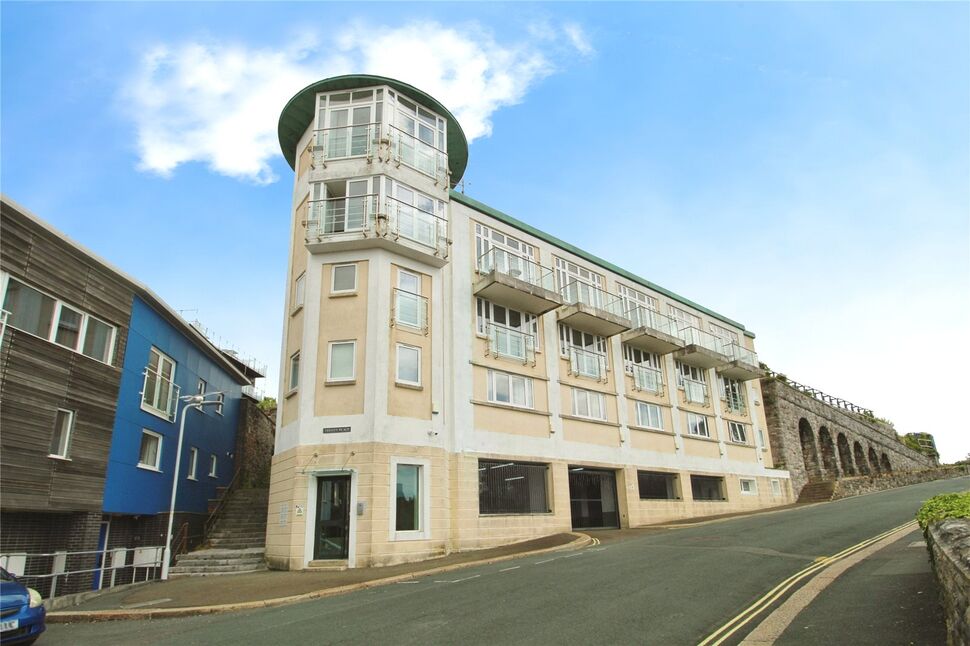 Main image of 3 bedroom Mid Terrace House for sale, Cliff Road, Plymouth, Devon, PL1