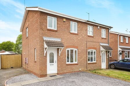 Gibson Road, 2 bedroom Semi Detached House to rent, &pound;925 pcm