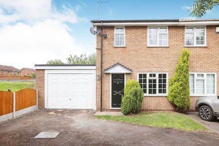 2 bedroom Semi Detached House to rent