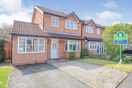 3 bedroom Detached House to rent