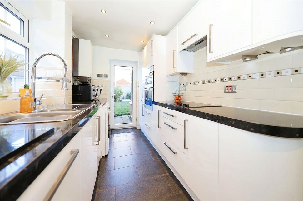 3 bedroom Detached House for sale, Shackleton Drive, Perton