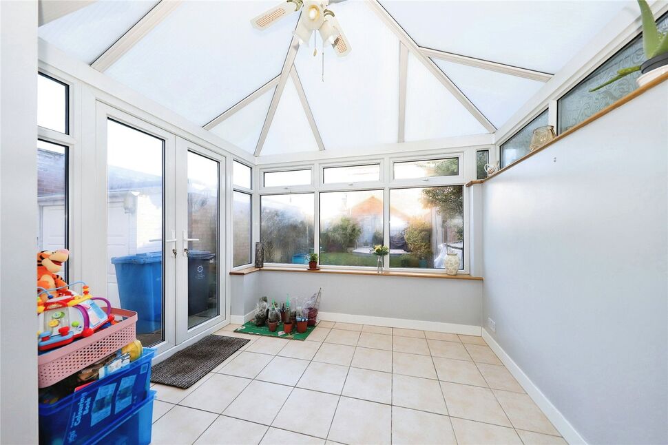 3 bedroom Detached House for sale, Shackleton Drive, Perton