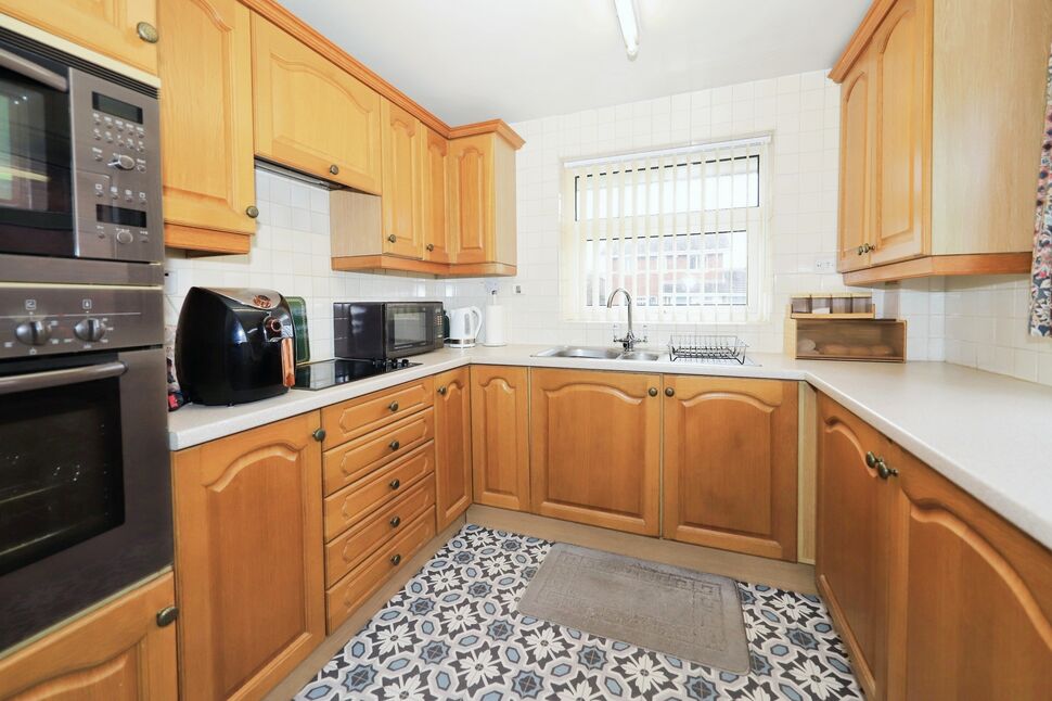 2 bedroom Detached Bungalow for sale, Dunster Grove, Perton