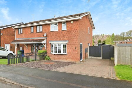 Stephenson Drive, 2 bedroom Semi Detached House for sale, £210,000