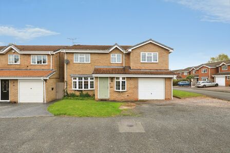 Raglan Avenue, 5 bedroom Detached House for sale, &pound;430,000