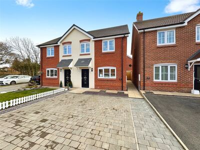 3 bedroom Semi Detached House to rent