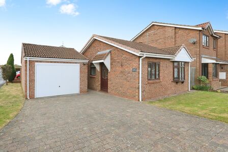 Severn Drive, 2 bedroom Detached Bungalow for sale, £260,000