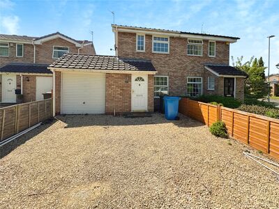 Mercia Drive, 2 bedroom Semi Detached House to rent, £1,050 pcm