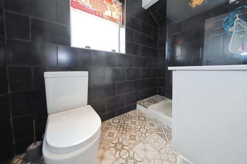 Shower Room WC