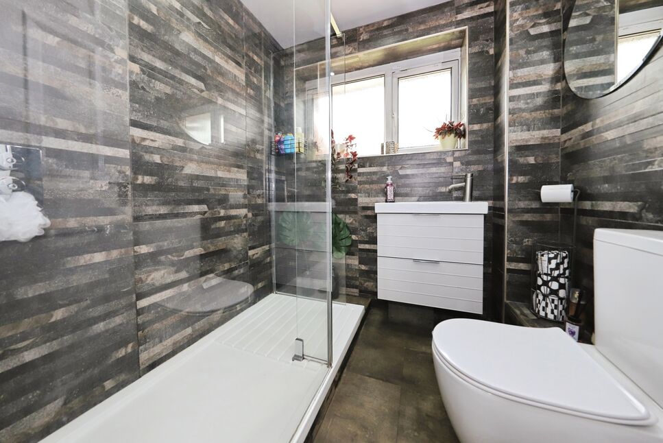 Shower Room WC
