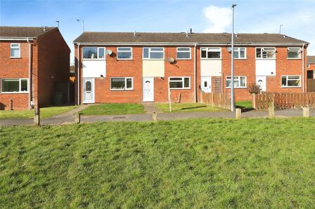 Cosford Court, 2 bedroom Mid Terrace House to rent, £995 pcm