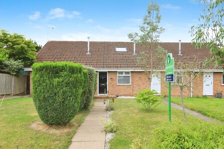 1 bedroom Mid Terrace Bungalow for sale