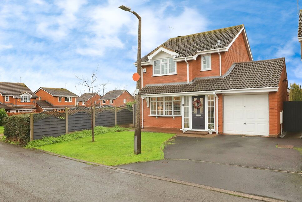 Main image of 3 bedroom Detached House for sale, Butterfield Close, Perton, Staffordshire, WV6