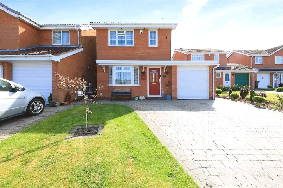 Main image of 3 bedroom Detached House for sale, Framlingham Grove, Perton, Staffordshire, WV6