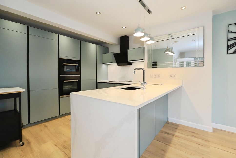 Breakfast Kitchen / Living Area