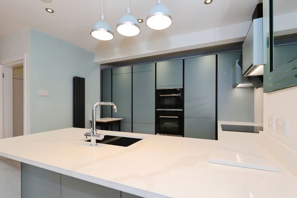 Breakfast Kitchen / Living Area