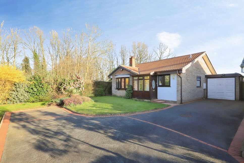 Main image of 2 bedroom Detached Bungalow for sale, Vanbrugh Court, Perton Wolverhampton, Staffordshire, WV6