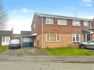 3 bedroom Semi Detached House to rent