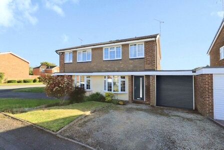 3 bedroom Semi Detached House to rent