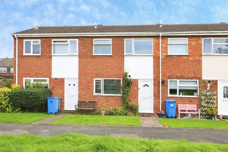 2 bedroom Mid Terrace House for sale
