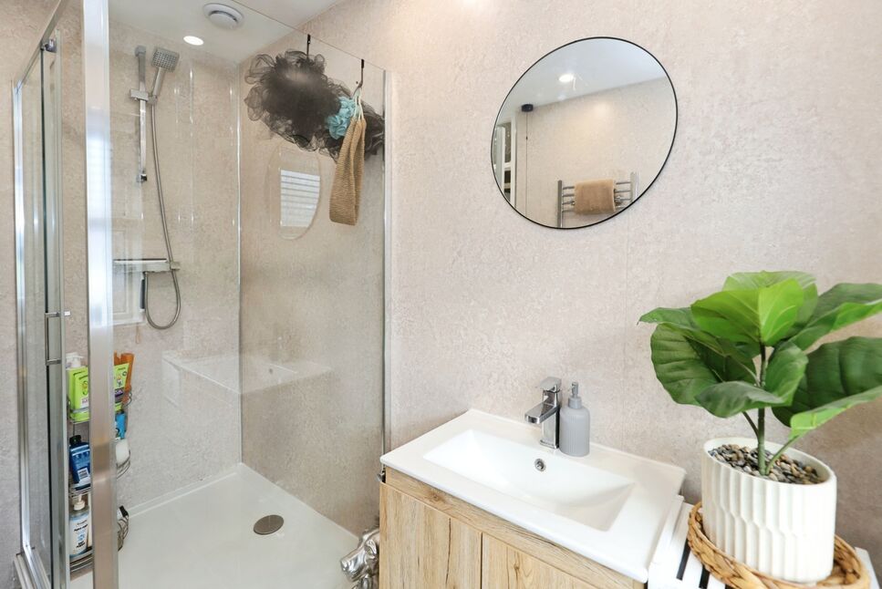 Shower Room WC