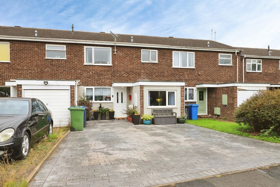 Main image of 3 bedroom Mid Terrace House for sale, Shawbury Grove, Perton Wolverhampton, Staffordshire, WV6
