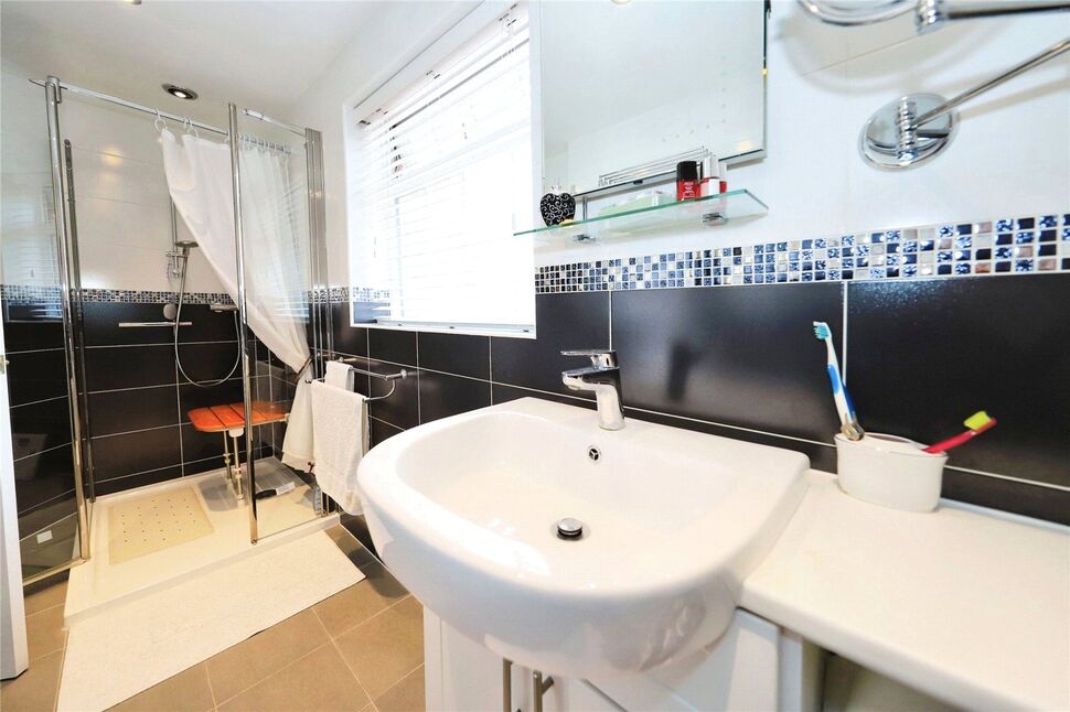 Shower Room WC