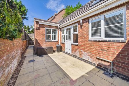 Derby Road, 2 bedroom Flat to rent, &pound;1,050 pcm