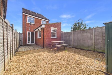 3 bedroom Detached House to rent