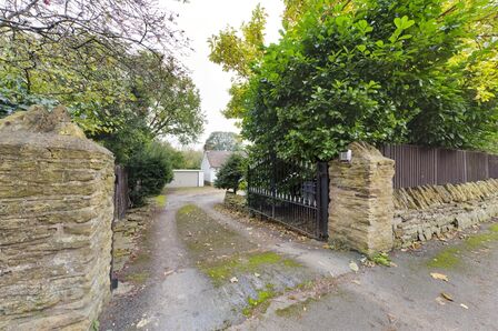 2 bedroom Detached Bungalow to rent