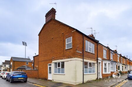 4 bedroom End Terrace House to rent