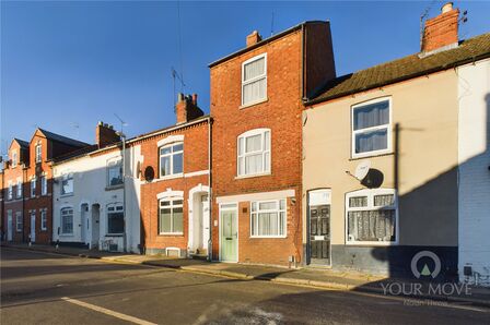 4 bedroom Mid Terrace House for sale