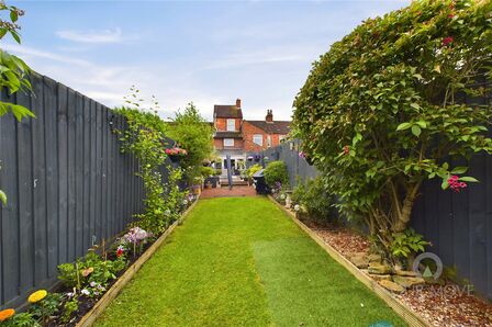 Junction Road, Poets Corner, 4 bedroom Mid Terrace House for sale, £290,000