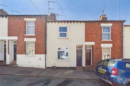 Gordon Street, 3 bedroom Mid Terrace House to rent, &pound;1,200 pcm