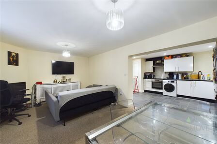 King Edward Road, Abington, 2 bedroom  Flat for sale, £170,000