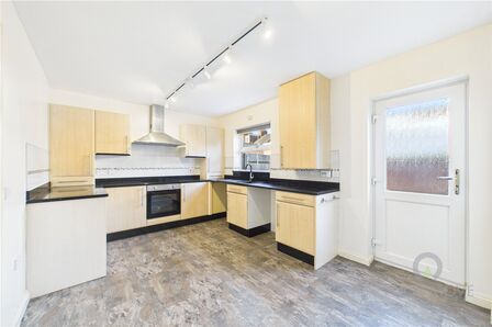 4 bedroom Mid Terrace House for sale