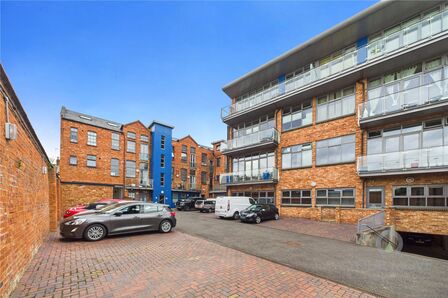 2 bedroom  Flat for sale