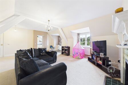 Woolston Close, Spinney Hill, 1 bedroom  Flat for sale, £160,000