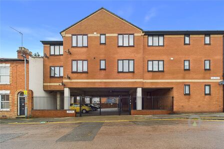 Cyril Street, 1 bedroom Flat for sale, &pound;110,000