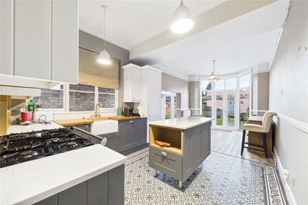 5 bedroom Mid Terrace House for sale