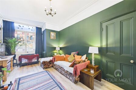 4 bedroom Mid Terrace House for sale