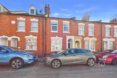 Ivy Road, 3 bedroom Mid Terrace House to rent, &pound;1,300 pcm